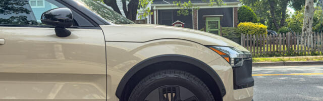 A good little EV you won't be able to buy soon: The Volvo EX30 Cross Country