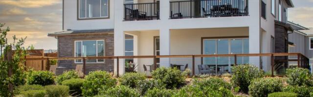 2 homes for the price of 1 at Lakeside