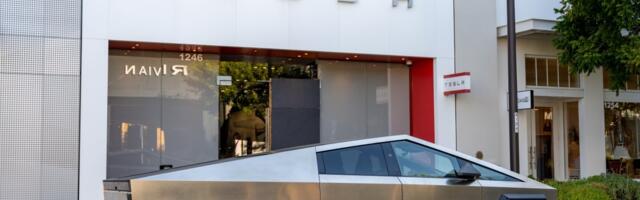 The cheapest Cybertruck model has disappeared from Teslas website