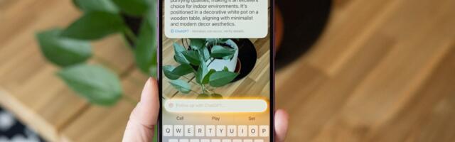 Apple will reportedly allow other AI chatbots to plug into Siri