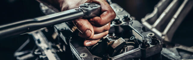 5 Of The Worst V8 Engines In Automotive History