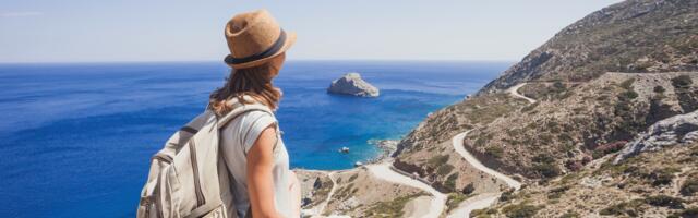 8 travel habits that instantly reveal someone’s upper middle class upbringing