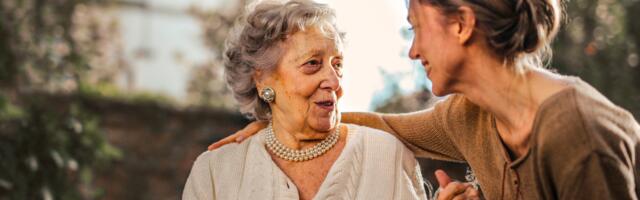 Psychology says adult children don’t grieve their aging parents all at once — they grieve them in a thousand tiny deaths, like the first time your mother forgets she told you the same story twice, or the afternoon you notice your father’s hands shaking when he signs his name