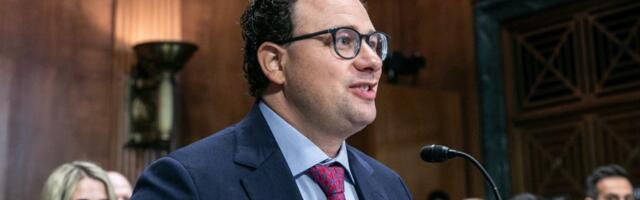 Trump moves to ban Anthropic from the US government