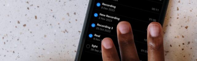 Select Faster on iPhone With This Two-Finger Trick