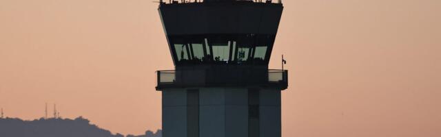 Air traffic controllers say pilots and flight attendants are sending them free food. The shutdown has them working with no pay.