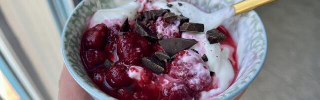 I lost 35 pounds without giving up dessert. Having this dietitian-approved snack before bed helps me satisfy my sweet tooth.