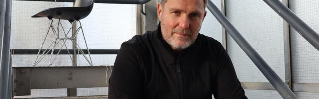 Viral philanthropist Simon Squibb has downloaded all his knowledge into an AI chatbot that you can run on your phone, for free!
