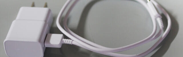 Do Phone Chargers Use Electricity When Not In Use?