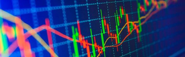 Bitcoin Edges Above $95K, U.S. Stocks Remain Strong as Analyst Warns of 'Blind' Market
