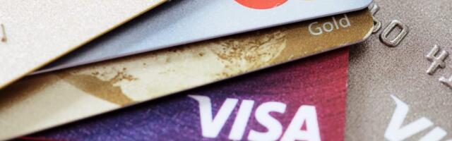 Trump calls for a one-year 10% cap on credit card interest in a Truth Social post