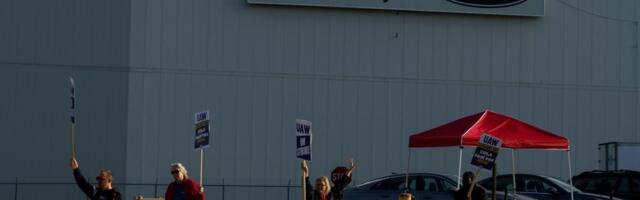 Auto workers and Ford reach tentative labor agreement