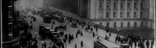 The Ingenious Way Traffic Lights Worked Before Computers Were Invented