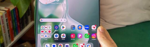 Motorola Razr Fold Review: One Hell of a First Impression