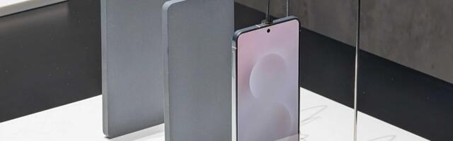 Samsung’s Absurdly Thin Galaxy S25 Edge Can Cut Cake—for $1,100