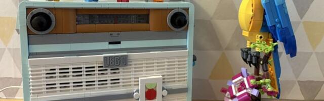 Raspberry Pi upgrades Lego retro radio into the real thing
