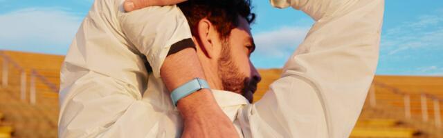 The Fitbit Air's Minimal Design Is Hiding a Bigger Strategy