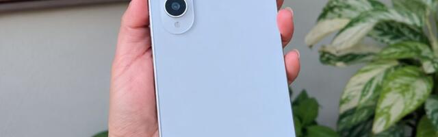 Leaked cases give us the clearest look yet at Samsung’s upcoming foldables
