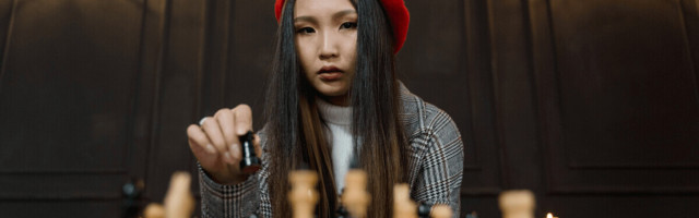 This AI chess engine aims to help human players rather than defeat them