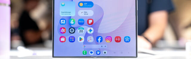 Download the Samsung Galaxy Z Fold 8 wallpapers here