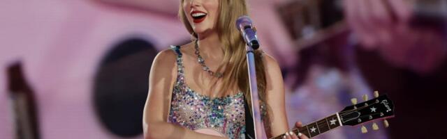 Taylor Swift's real-life texts to Blake Lively sound a lot like her lyrics