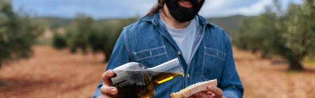 Should you list 'olive oil' as an interest on your résumé? Recruiters weigh in on the latest internet debate