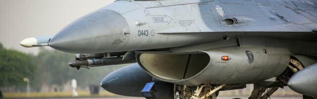 What Does The Inside Of An F-16 Fighter Jet Look Like?