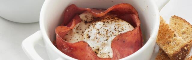 I've Poached My Last Egg in a Pot. This 1-Minute Microwave Method Never Fails