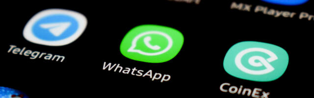 WhatsApp will now let big businesses voice call you directly, also adds more AI agents
