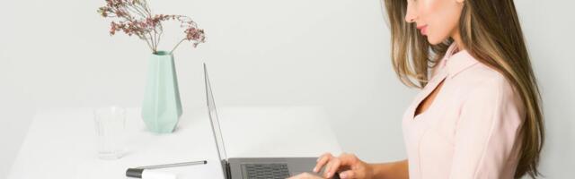 This IdeaPad 5 Touch is the real deal — $237 off and ships for free