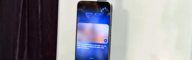 Honors Robot Phone hand-on: Its wild, and its weird