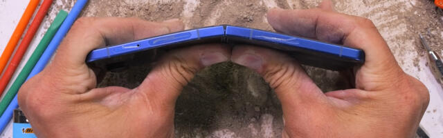 Galaxy Z Flip 7 survives JerryRigEverything’s bend test, but it’s not all good