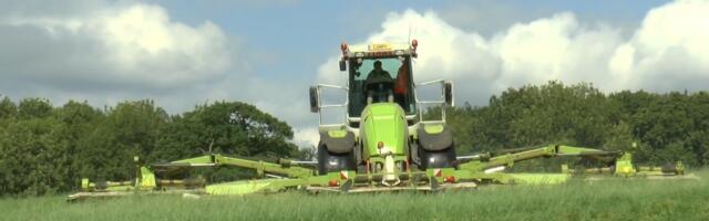 The CLAAS Cougar Is The World's Largest Mower (And Here's Why You Can't Use It On Your Lawn)
