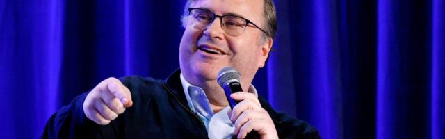 Reid Hoffman says vibe coding won't 'wipe out' productivity software