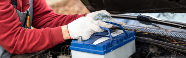 Do AutoZone Techs Have To Help You Replace Your Car Battery?