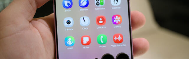 The Galaxy Z Flip 8 removes one of the biggest hassles with its cover screen