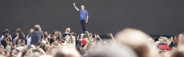 Tim Cook could step down as Apple CEO next year