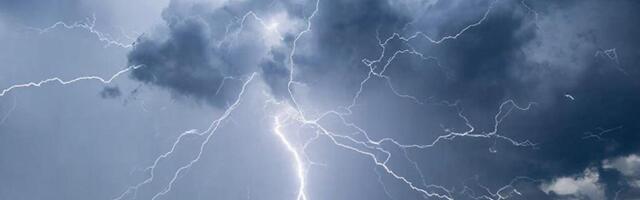 Как выглядит идеальный шторм в облаках, или насколько надежны современные облачные сервисы