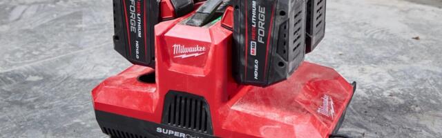 This Milwaukee Super Charger Can Handle 4 Batteries At Once (M18 And M12)