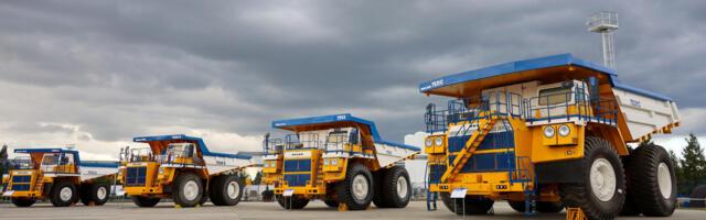 Top 5 Largest Construction Machines On Earth