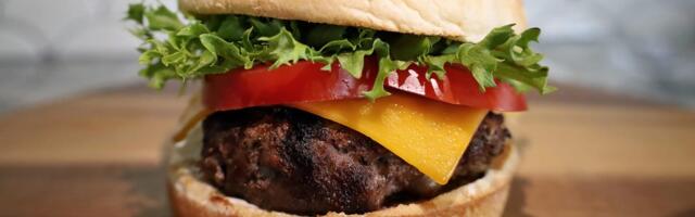 I've been a chef for over 15 years. Here are my 6 tips for making perfect, juicy burgers.