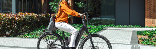 Can You Ride An E-Bike On The Sidewalk? Here's What Florida Law Says
