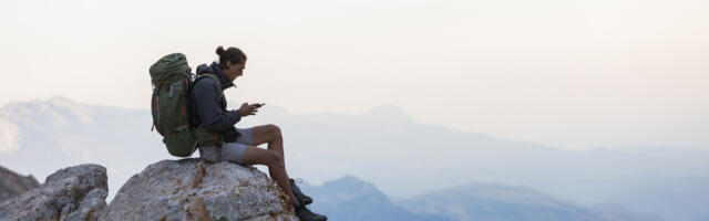 This iPhone Feature Lets You Use iMessage Without Cell Service Or Wi-Fi