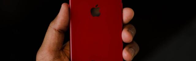 Apple extends security updates to older iPhones at risk of hacking