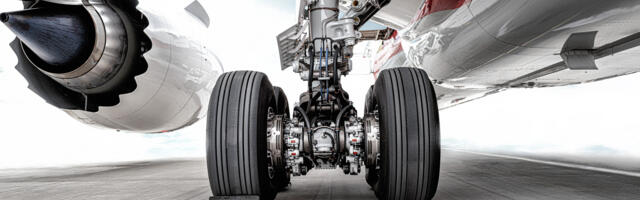 How Much Rubber Do Airplane Tires Leave On The Runway? (And How It's Removed)