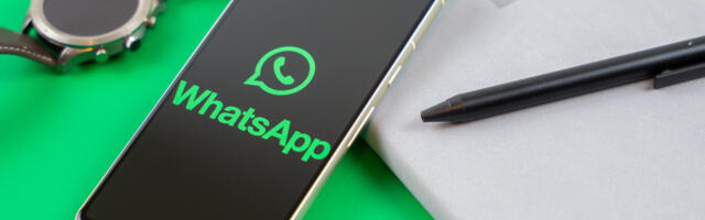 Photo collages could soon help clean up your WhatsApp status update (APK teardown)