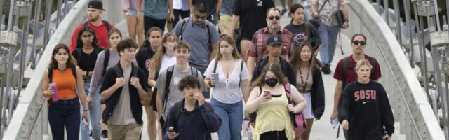 Econometer: Will restarting student loan payments hurt the economy?