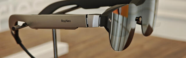 These new RayNeo glasses make wearing a private HD display both comfortable and practical