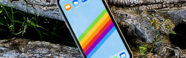 iOS 27 Coming to Older iPhones May Just Be Apple's Winning Strategy