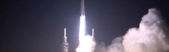 Jeff Bezos’s Blue Origin launches New Glenn rocket for first time